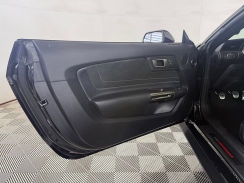 Used 2018 Ford Mustang Shelby GT350 w/ Convenience Package RWD image 18