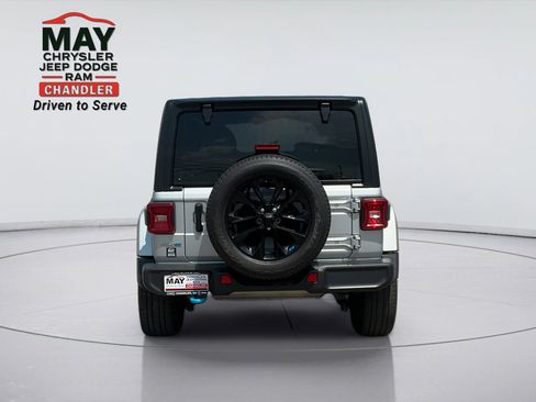 Used 2023 Jeep Wrangler Unlimited Sahara w/ Cold Weather Group AWD/4WD image 6