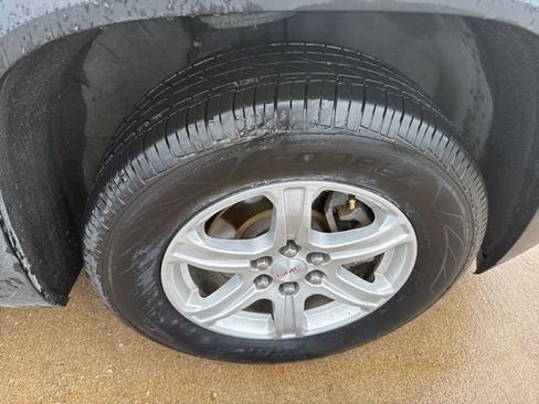 Used 2019 GMC Acadia SLE image 25