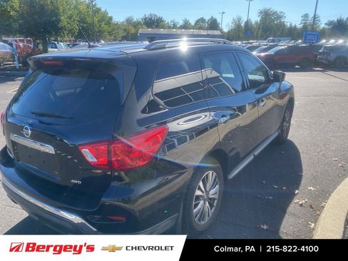 Used 2018 Nissan Pathfinder S image 4