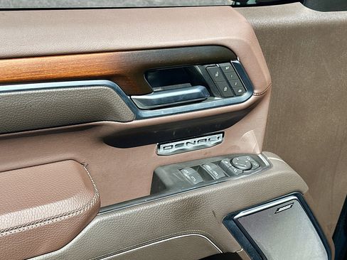 Used 2025 GMC Sierra 1500 Denali image 18