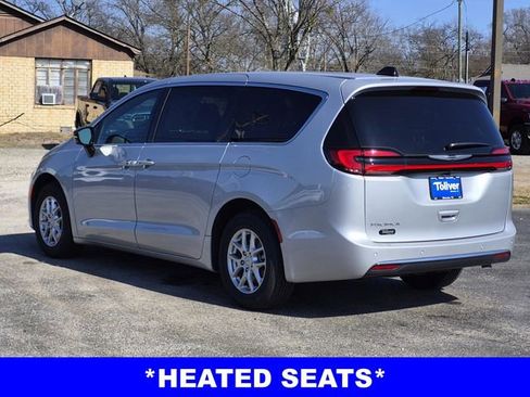 New 2026 Chrysler Pacifica Select image 5