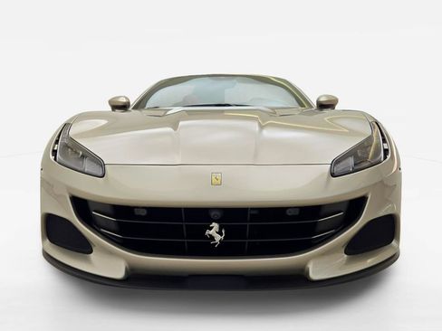 Used 2023 Ferrari Portofino M RWD image 2