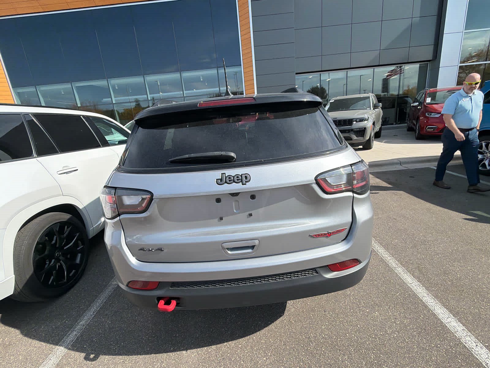 Used 2023 Jeep Compass Trailhawk w/ Trailhawk Elite Group AWD/4WD image 5