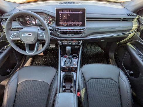 New 2026 Jeep Compass Latitude image 16