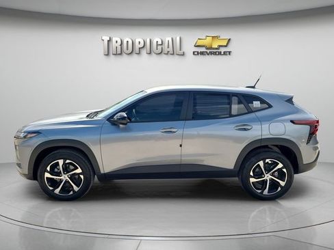 New 2026 Chevrolet Trax RS w/ Driver Confidence Package FWD image 2