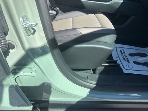 New 2026 Chevrolet Equinox LT w/ Convenience Package II image 32