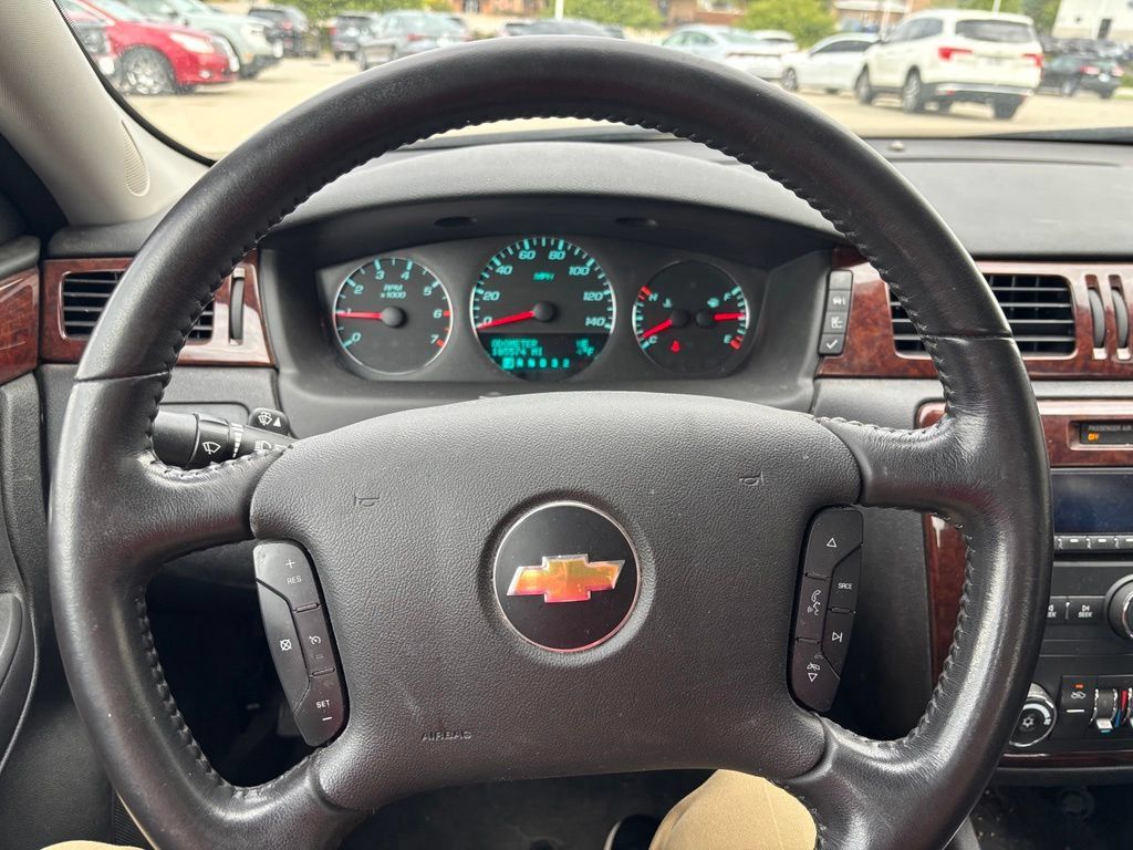 Used 2011 Chevrolet Impala LT FWD image 11
