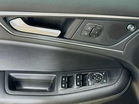 Used 2023 Ford Edge ST image 20