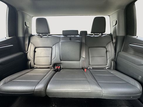 Used 2025 GMC Sierra 1500 SLT AWD/4WD image 13