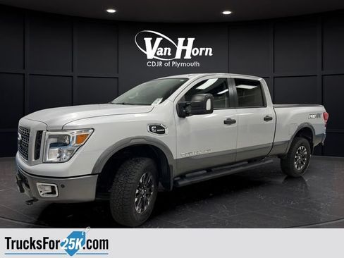Used 2019 Nissan Titan PRO-4X w/ Pro-4x Utility Package AWD/4WD image 4