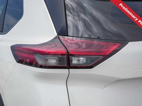 Used 2023 Nissan Rogue SV FWD image 9