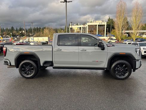 Used 2025 GMC Sierra 3500 AT4 w/ AT4 Premium Plus Package image 4