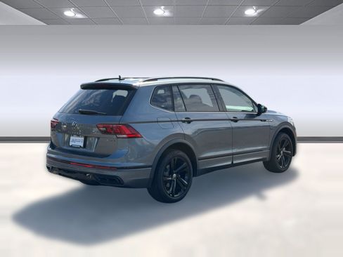Used 2023 Volkswagen Tiguan SE R-Line AWD/4WD image 9
