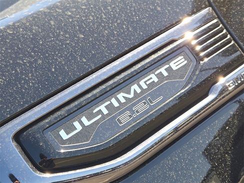 Used 2025 GMC Sierra 1500 Denali Ultimate image 11