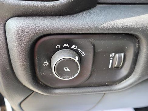 Used 2021 RAM 2500 Tradesman w/ Chrome Appearance Group AWD/4WD image 21