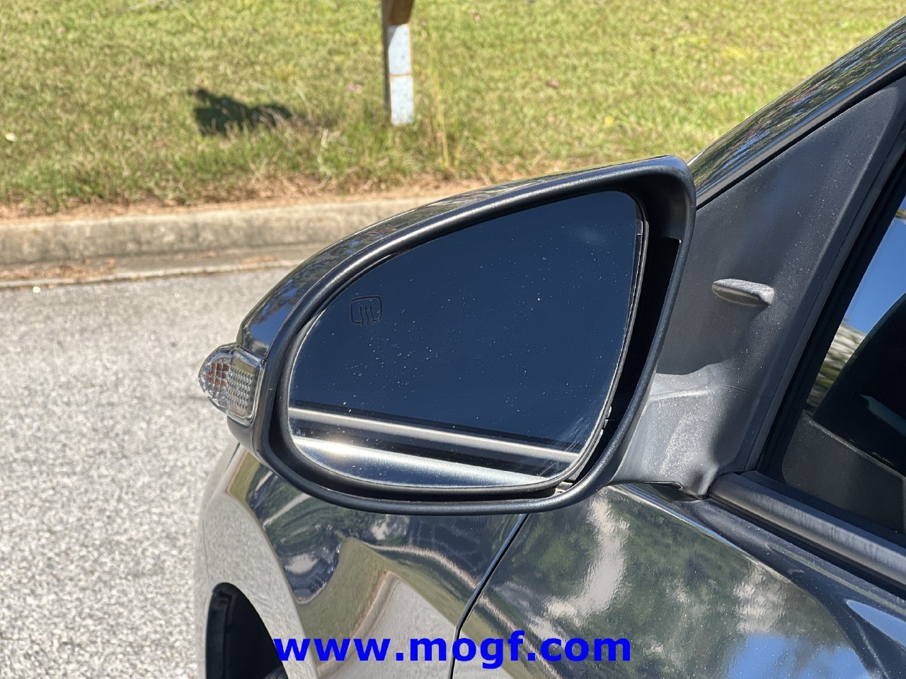Used 2018 Toyota Corolla SE w/ SE Premium Package FWD image 28