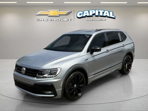 Used 2021 Volkswagen Tiguan SE R-Line FWD image 1