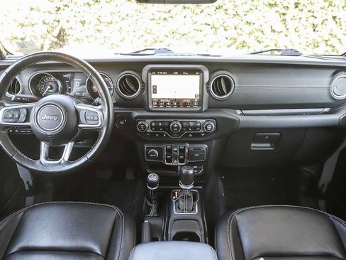 Used 2023 Jeep Wrangler Unlimited Sahara w/ Cold Weather Group AWD/4WD image 13