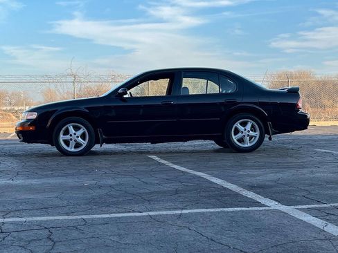 Used 1998 Nissan Maxima SE image 9