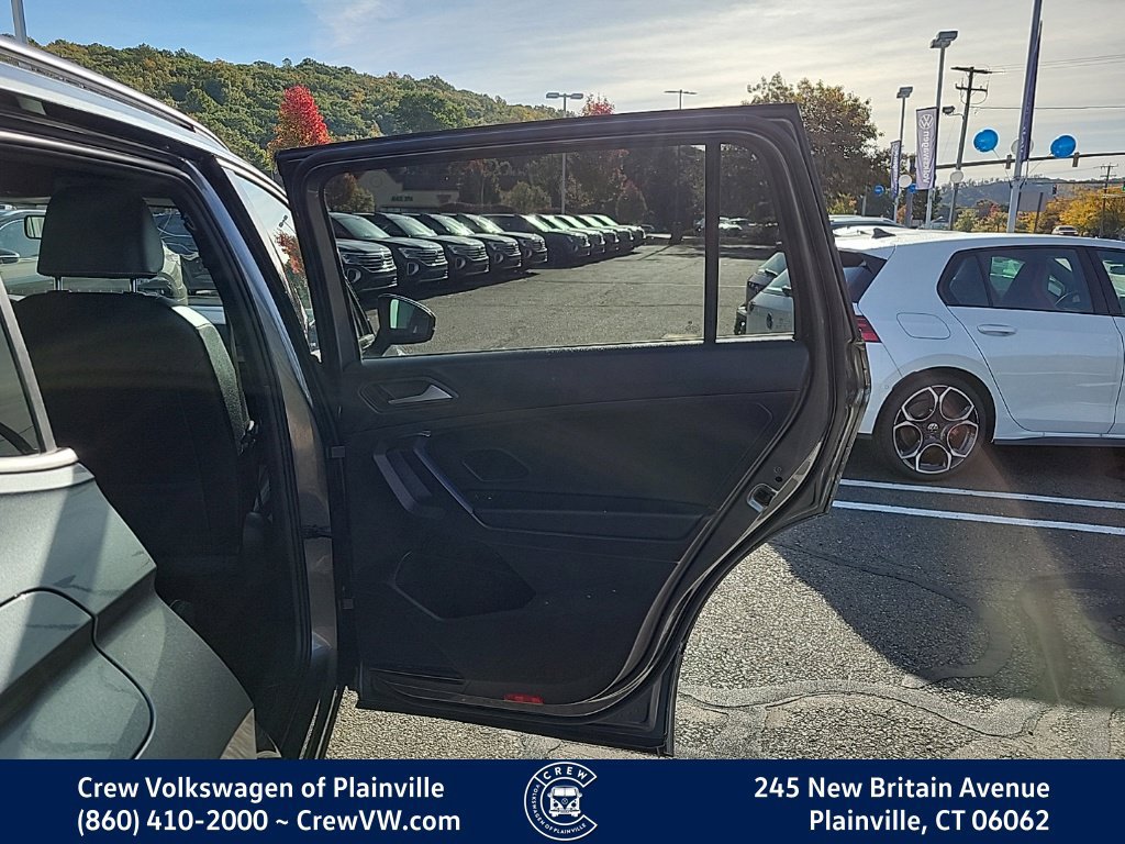 Certified 2021 Volkswagen Tiguan SE R-Line w/ 3rd Row Seat Package AWD/4WD image 44