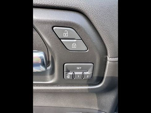 Used 2019 Chevrolet Silverado 1500 LTZ w/ LTZ Premium Package image 17