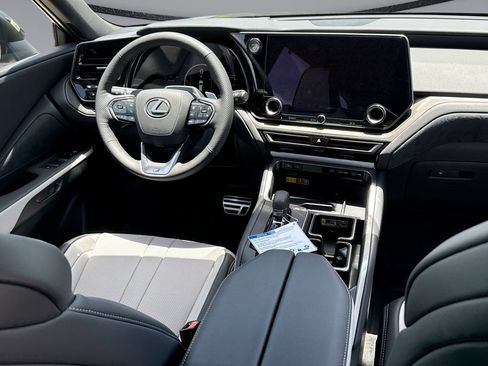 New 2026 Lexus TX 500h AWD image 19