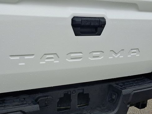 Used 2025 Toyota Tacoma SR image 30