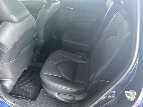 Used 2020 Toyota Highlander XLE FWD image 29