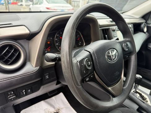 Used 2014 Toyota RAV4 XLE AWD/4WD image 28