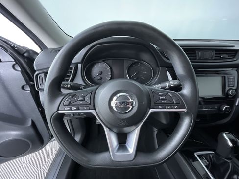 Certified 2018 Nissan Rogue S image 16