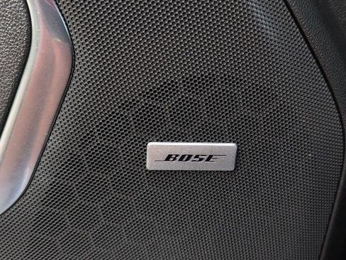 Used 2022 GMC Yukon SLT w/ SLT Premium Package image 18