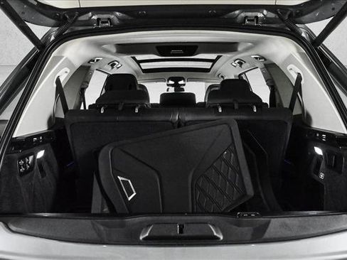 Used 2024 BMW X7 xDrive40i w/ Premium Package image 6