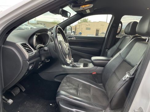 Used 2021 Jeep Grand Cherokee Laredo X image 11