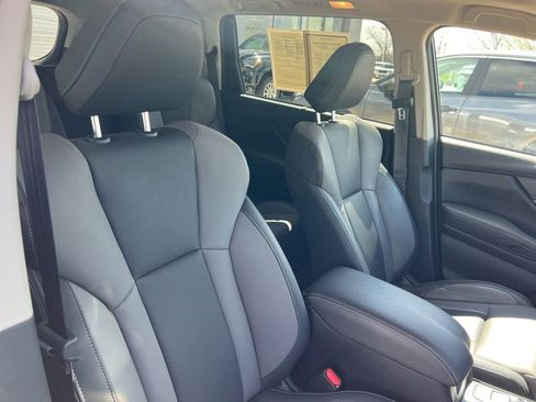Used 2022 Subaru Ascent Onyx Edition image 32