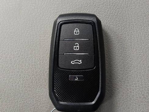 Used 2022 Toyota Camry LE w/ Convenience Package FWD image 32