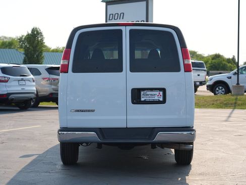 Used 2018 Chevrolet Express 3500 LT w/ LT Preferred Equipment Group RWD image 4