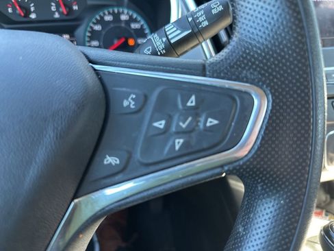 Used 2020 Chevrolet Equinox LS image 19