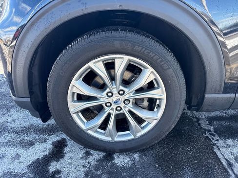 Used 2023 Ford Explorer XLT w/ Equipment Group 202A image 12