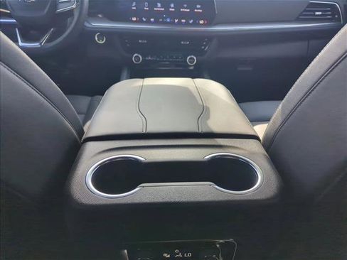 Used 2026 Chevrolet Tahoe Z71 w/ Comfort Package AWD/4WD image 16