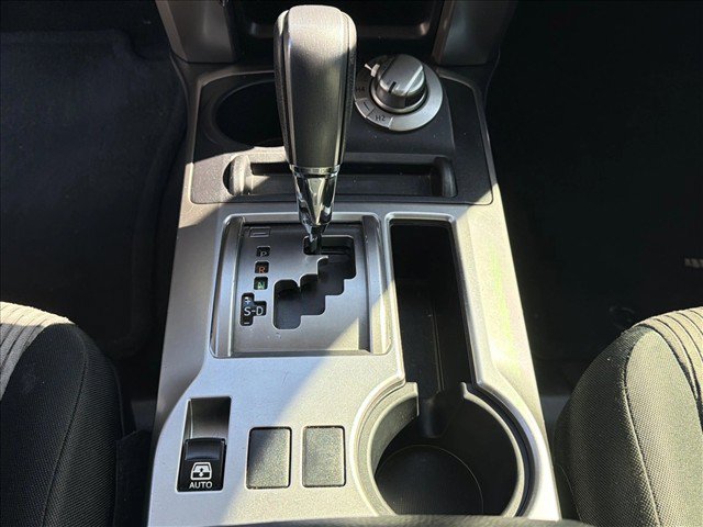 Used 2018 Toyota 4Runner SR5 AWD/4WD image 16