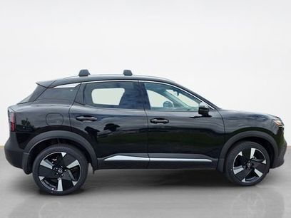 New 2026 Nissan Kicks SR w/ Cold Weather Package