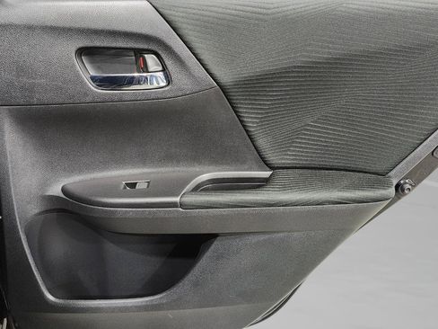Used 2015 Honda Accord LX image 23