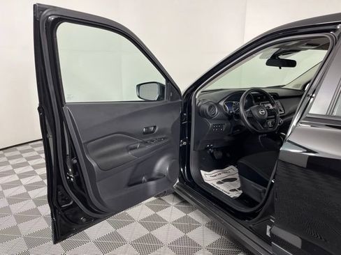 Certified 2025 Nissan Kicks Play S FWD image 17