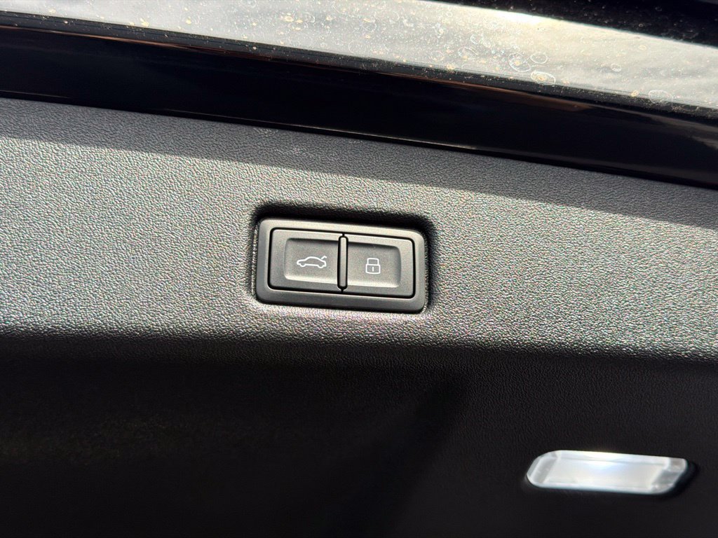 Used 2025 Audi Q5 Premium AWD/4WD image 22