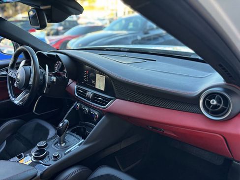 Used 2019 Alfa Romeo Giulia Quadrifoglio w/ Driver Assist Dynamic Package image 21