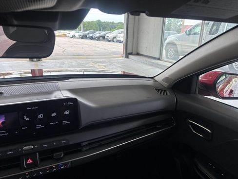 Used 2025 Kia K4 FWD image 35