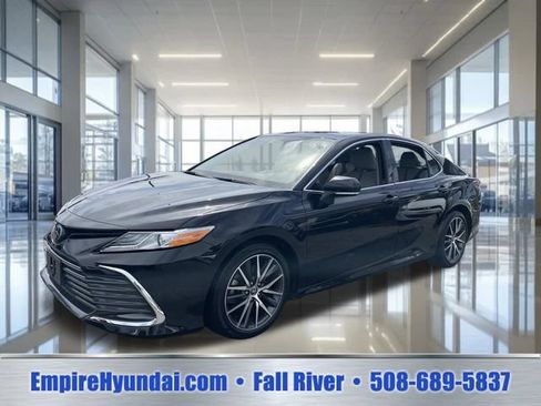 Used 2023 Toyota Camry XLE FWD image 1