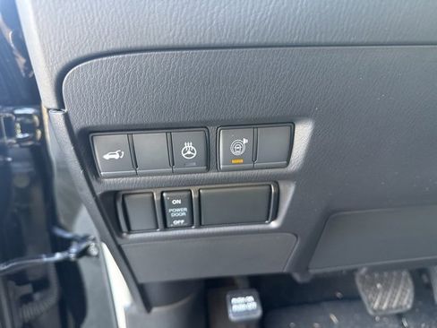 Used 2022 Nissan Armada Platinum w/ Captain's Chairs Package image 15