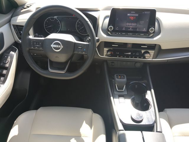 Used 2025 Nissan Rogue SV w/ SV Premium Package AWD/4WD image 16